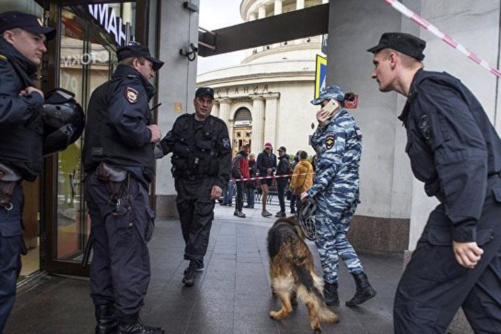 Всички обаждания за бомбени заплахи в Москва са дошли извън граница
