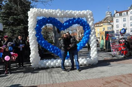 Ето как изглежда Главната в града на влюбените (ГАЛЕРИЯ)