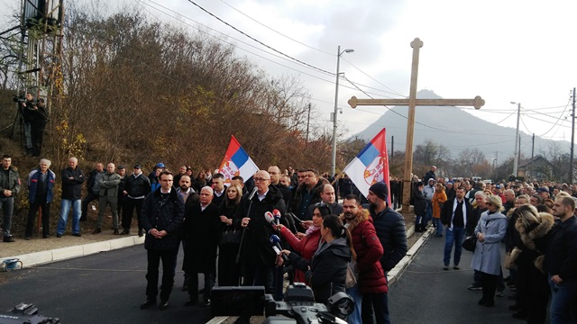 РИА Новости: Сръбските студенти в Косовска Митровица организираха протест срещу решението на Прищина за митата