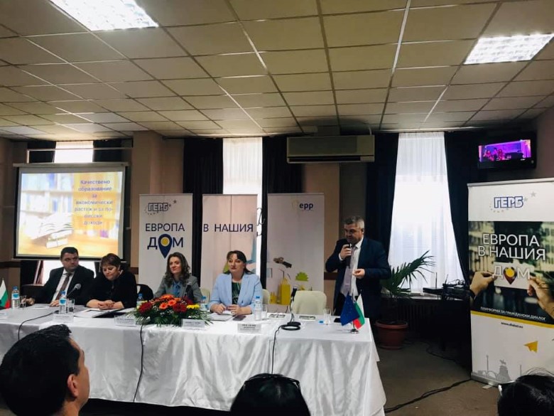 Областният координатор от ГЕРБ - Монтана Дилян Димитров: Трябва да създадем по-добри условия за образование, защото бъдещето на страната е в децата ни