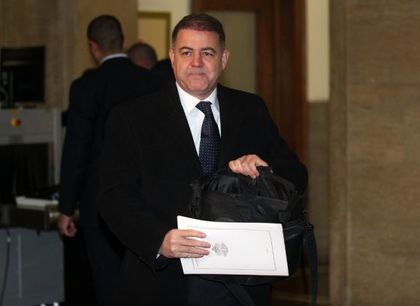 След като те му отказаха: Ненчев на крака в Калофер за среща с шивачките