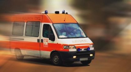 Възрастна бургазлийка получи инсулт, падна върху кола