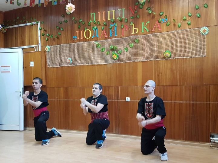 Отпразнуваха рожденния ден на Дневен център за пълнолетни лица с увреждания „Подай ръка“