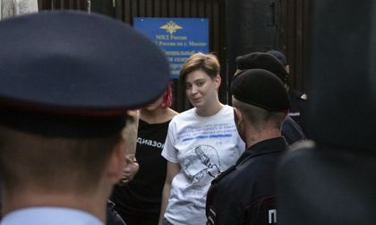 Пънкарите от Пуси Райът: Освободени и пак арестувани!