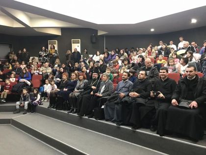 Празнично тържество за децата, които изучават религия в навечерието на Рождество Христово (СНИМКИ)