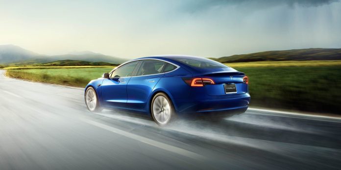 Tesla подготвя лизингова програма за електромобила Model 3