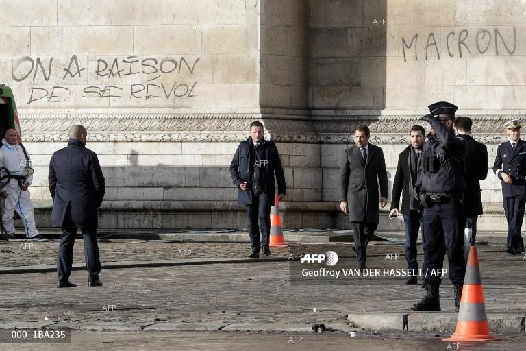 ТАСС: Президентът на Франция ще се срещне с профсъюзите и работодателите в понеделник