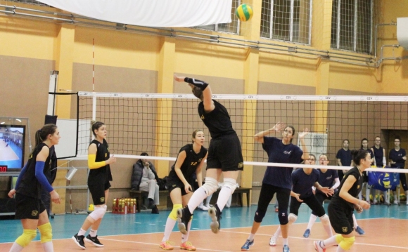 Женският волейболен Марица спечели първата контрола с КСМ Букурещ след обрат