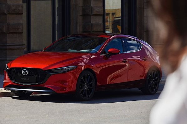 С какви двигатели идва новата Mazda 3 в Европа Сред тях е революционният Skyactiv-X с мощност от 181 коня
