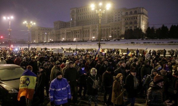 Румънците скочиха на протест, не искат помилване на затворници