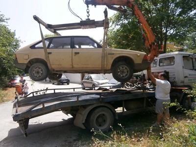 Отново вдигнаха неизползваеми автомобили в „Западен“