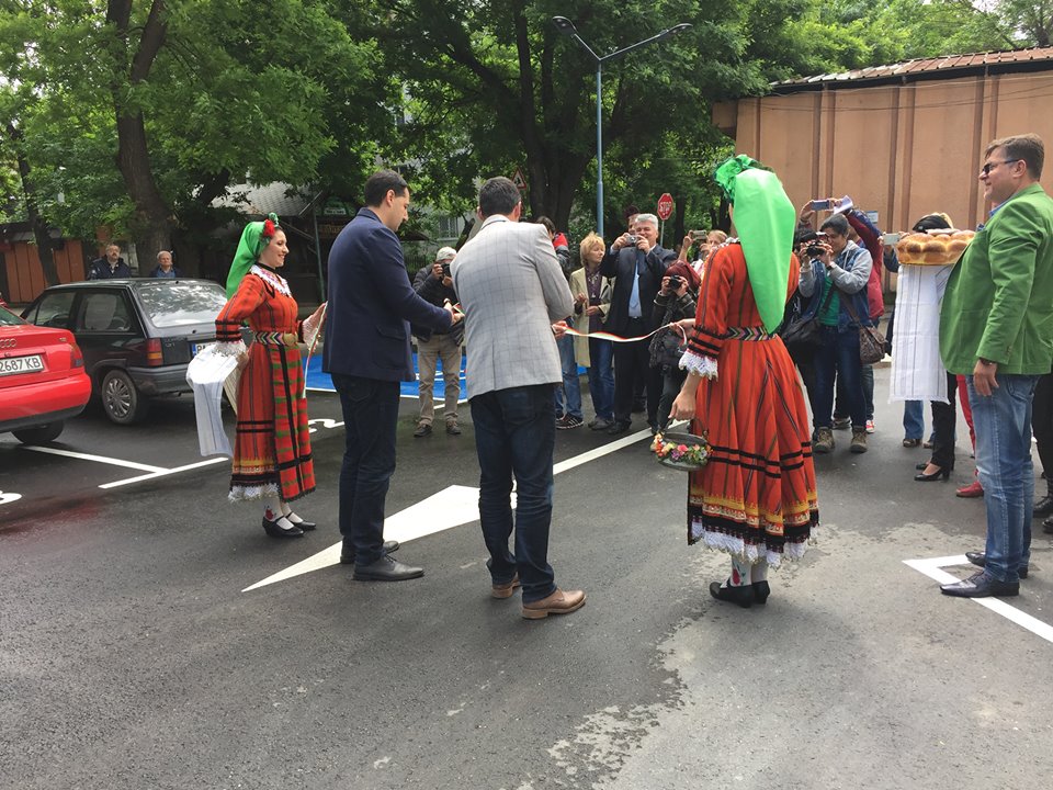 В "Централен" откриха нов паркинг за 106 бона (СНИМКИ)