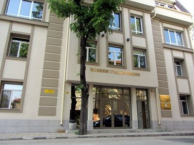Ефрейтор счупи носа на бивше гадже и наби баща й
