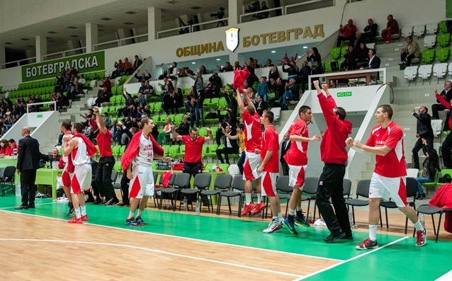 Лукойл триумфира в Естония с нова драма в края