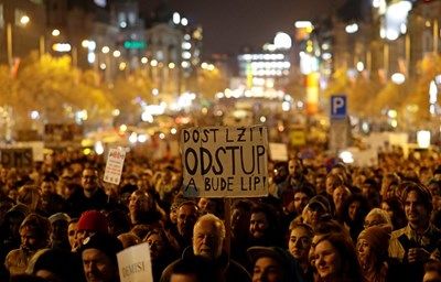 Хиляди протестираха в Прага срещу Бабиш, искат оставкат му