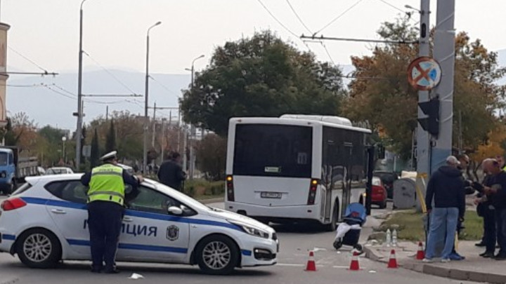 Прокуратурата пусна от ареста шофьора, блъснал майка с количка в 