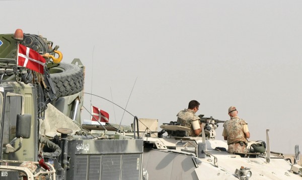 Кола бомба атакува датски конвой на НАТО в Афганистан