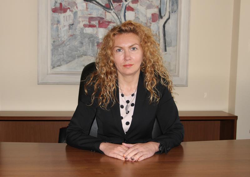 Зам.-министър Деница Николова е поискала проверка на жилищен блок в Карнобат, след жалба за дефекти при реализацията на проект за саниране