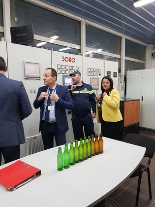Европейски избори 2019: Андрей Ковачев и Лиляна Павлова посетиха завод за производство на стъклени бутилки
