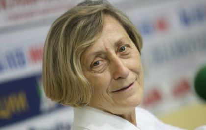 Едно златно момиче на 71: Честит рожден ден на Нешка Робева!