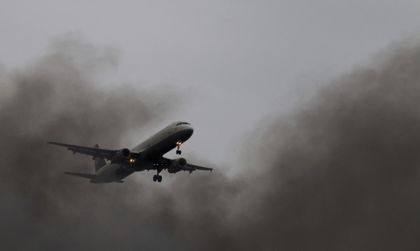 Руски пътнически лайнер в опасна близост с чужд самолет