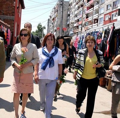 „Столипиново“ черпи с шербет за Байрама шефката на швейцарския парламент (снимки)