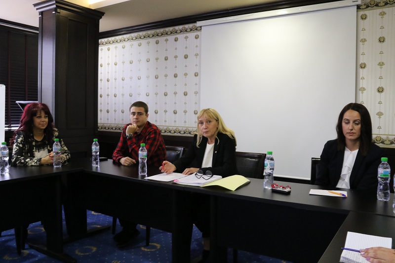 Елена Йончева, БСП: България се намира в безспорно авторитарно управление