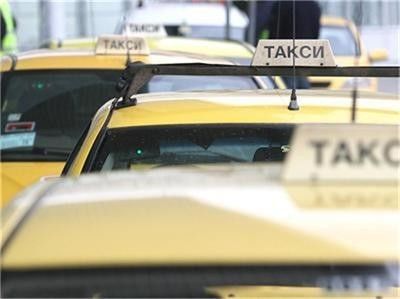 Три хасковски таксита задържани край Пловдив, превозвали бежанци