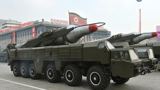 Северна Корея изстреля две балистични ракети