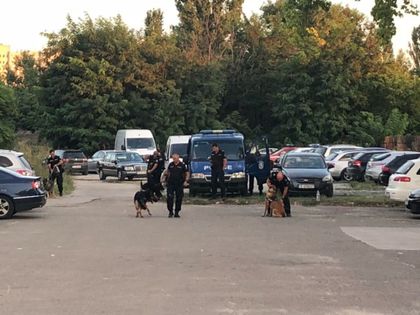 Много полиция на Лаута! СНИМКИ