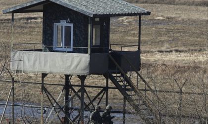Севернокорейски войник избяга пеша в Южна Корея