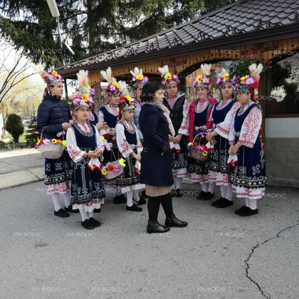 Проф. Албена Георгиева: С танците си лазарката трябва да покаже, че вече е достойна мома за женене