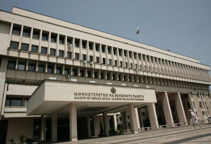 Външно министерство с много важно предупреждение за тайфуна в Хонг Конг