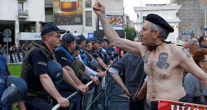 Кой и защо подпалва Западните Балкани?