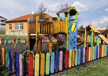 Изграждат 8 детски площадки в Хасково