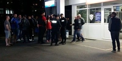 Приключи операцията на Очите, състоянието му все още е критично