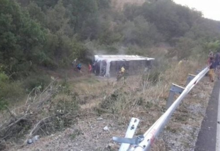 Автобусна катастрофа в Македония, има загинал и ранени