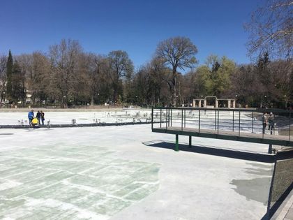 Подготвят Пеещите фонтани за новия сезон СНИМКИ