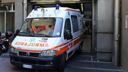 ШОКИРАЩО ВИДЕО (18+) Дете на годинка пада от втория етаж, отърва се с драскотини