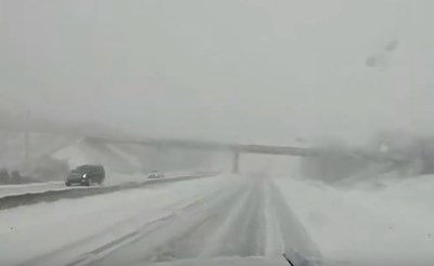 Снежни виелици в САЩ, стотици полети са отменени