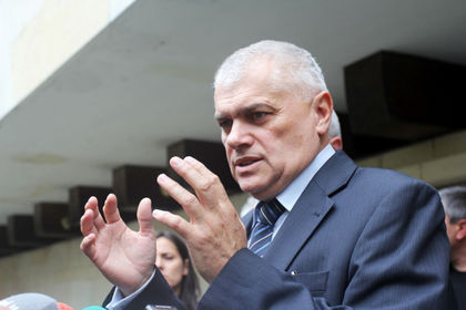 Вътрешният министър за наводненията: Всичко идва отгоре