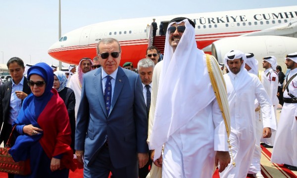 Ердоган и емирът на Катар обсъдиха кризата в Залива