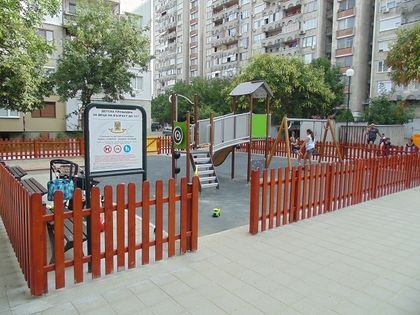 Откриха облагородена детска площадка в „Северен“