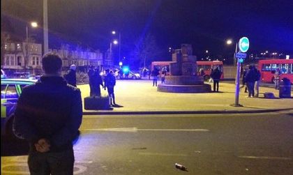 С мачете в Лондонското метро, мъж крещял