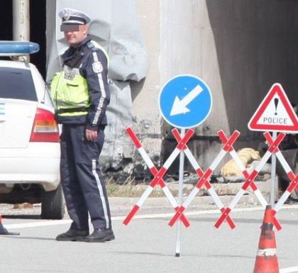 Зверски удар в дърво прати майка и дете в болница!
