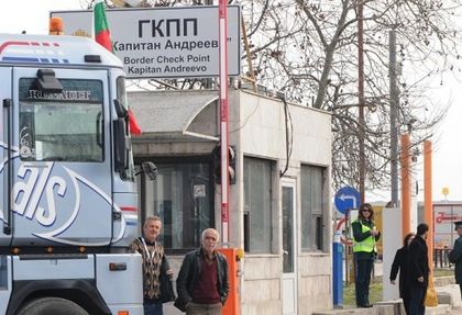 Закопчаха подкупната полицайка след спецакция на
