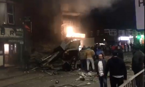 Eксплозия разруши магазин и къща в английския град Лестър