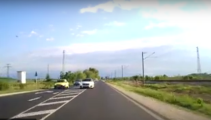Племенникът на кмета на Доспат с безумно шофиране до Пловдив с баровския си Мерцедес! ВИДЕО