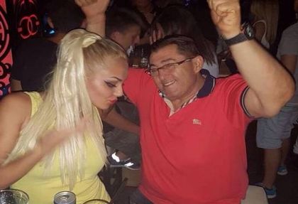 Митьо Пищова излезе от болница, купонясва като за последно със засукани мадами на Слънчака