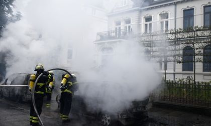 Антиглобалисти атакуваха полицейски участък в Хамбург